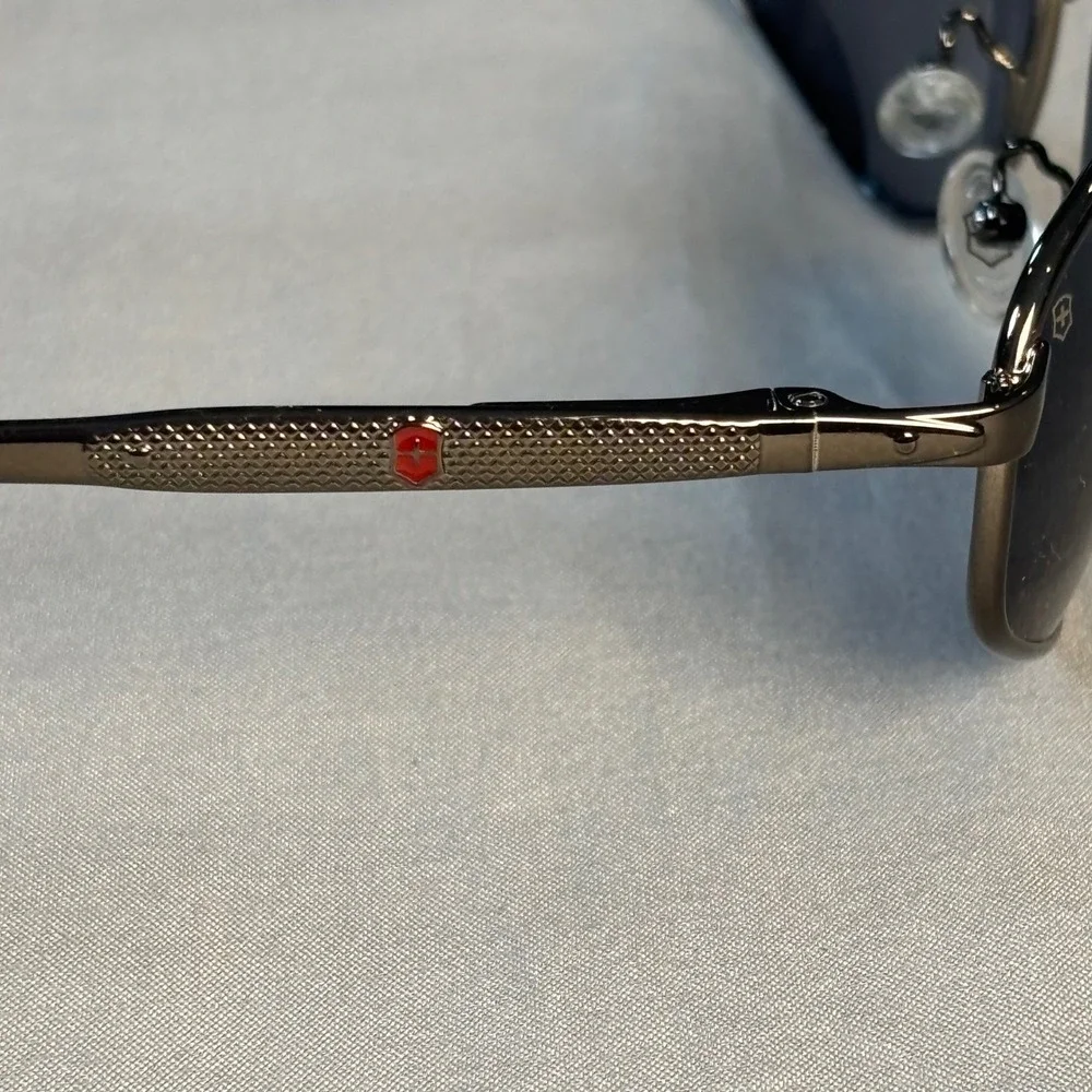 Vintage Swiss Army Voyager 25735 Sunglasses Gunmetal Aviator Mens Frames 58-20